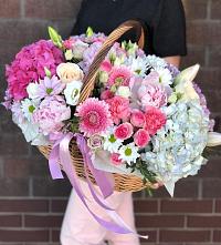 Композиция солнечный день в Козино Цветочная композиция из Розы, Хризантемы, Пионы и Лизиантусы в корзине в Козино
