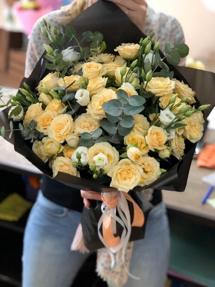 Букет цветов из: Розы и Лизиантусы в Козино