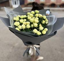 Букет Белые кустовые розы Солинеро в Козино
