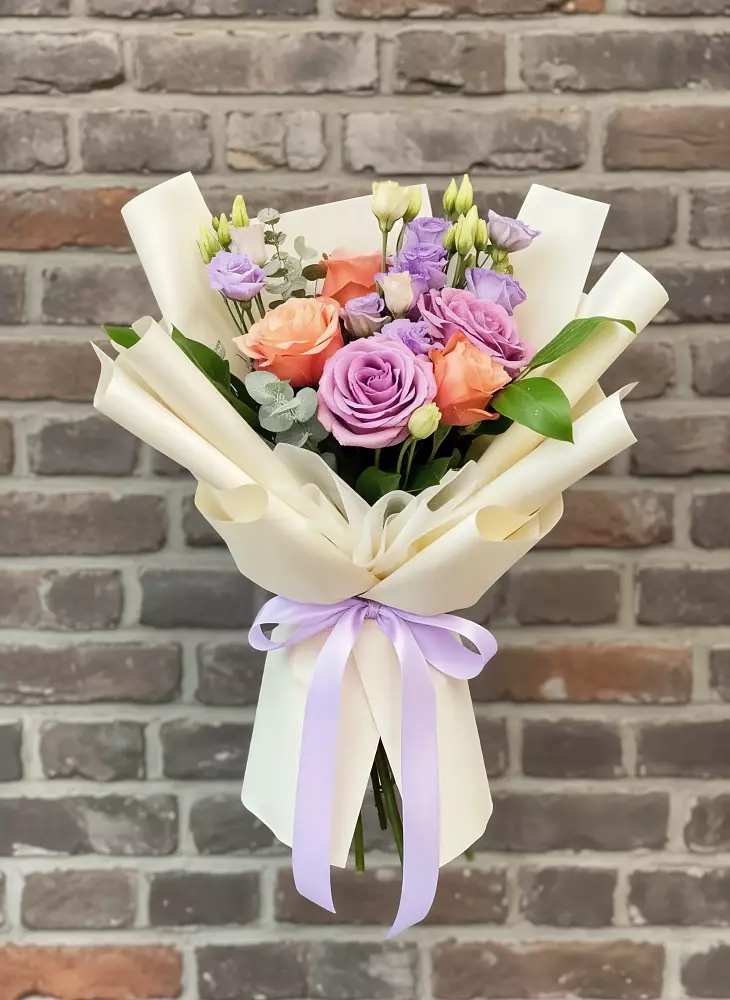 Букет цветов из: Лизиантусы и Розы в Козино