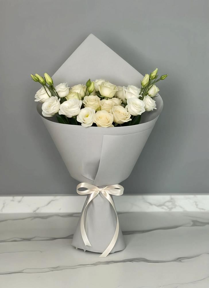 Букет цветов из: Розы и Лизиантусы в Козино