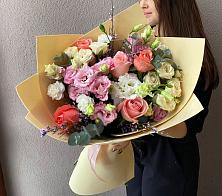 Букет цветов из:  Розы, Лизиантусы и Гвоздики #REPLACE_PRED# Козино