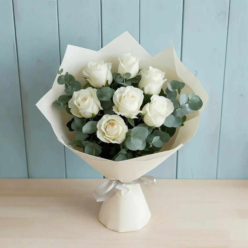 Букет Белые розы в Эвкалипте в Козино