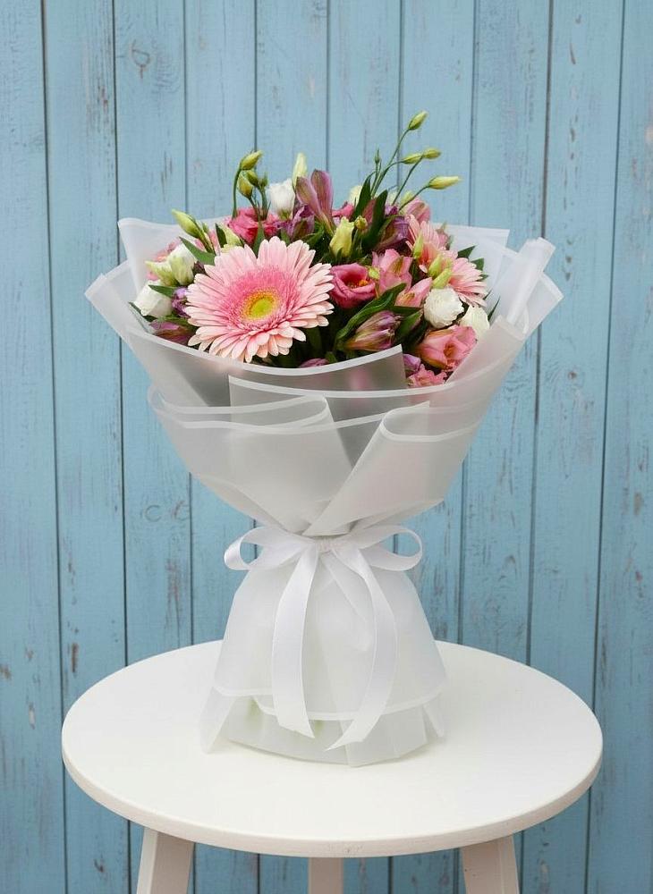 Букет цветов из: Герберы, Альстромерии и Лизиантусы в Козино