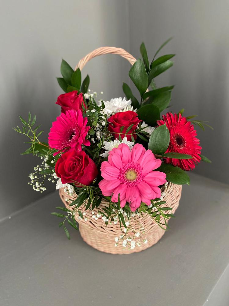 Цветочная композиция из Розы, Хризантемы и Герберы в корзине в Козино