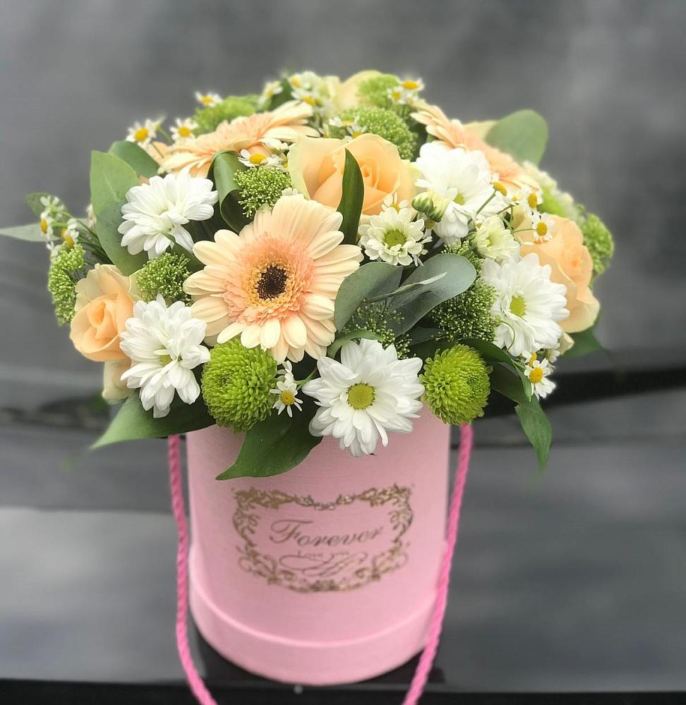 Цветочная композиция из Розы, Герберы и Хризантемы в шляпной коробке в Козино