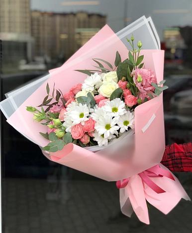 Букет цветов из: Розы, Лизиантусы и Хризантемы в Козино