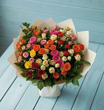 Букет Микс из разноцветных кустовых роз в Козино